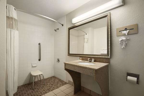  - Days Inn Port Royal