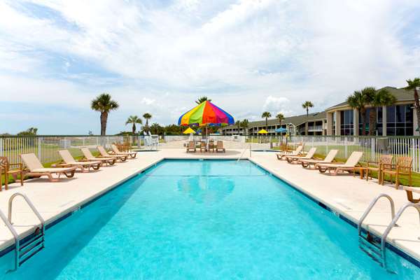 Pool - Days Inn Oceanfront Resort Jekyll Island