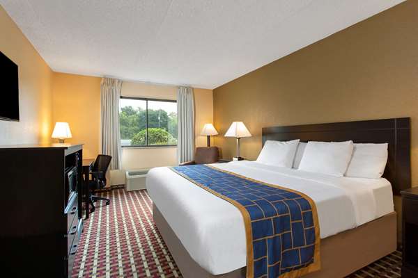  - Days Inn Hillsborough