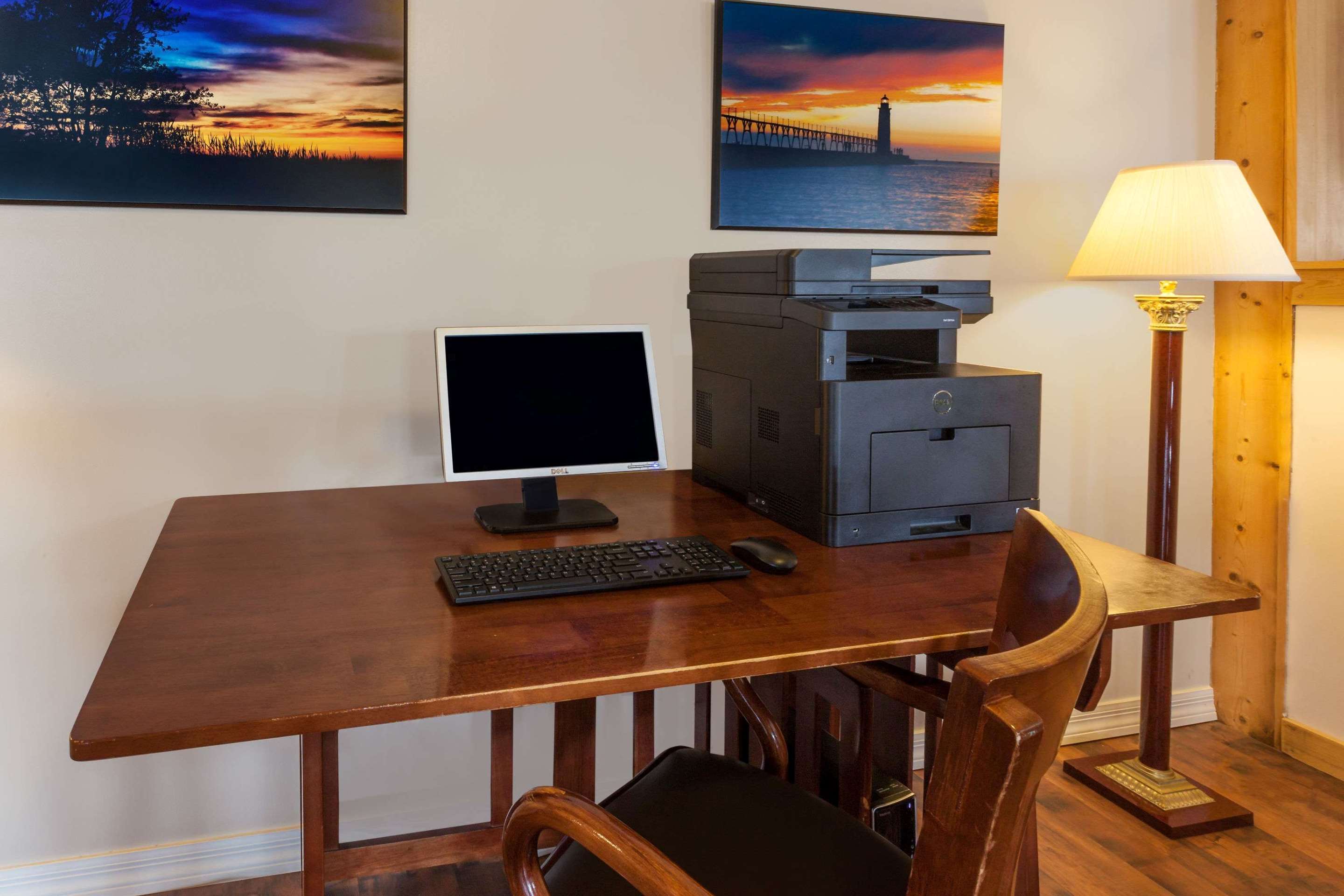 Business Center | Days Inn by Wyndham Manistee
