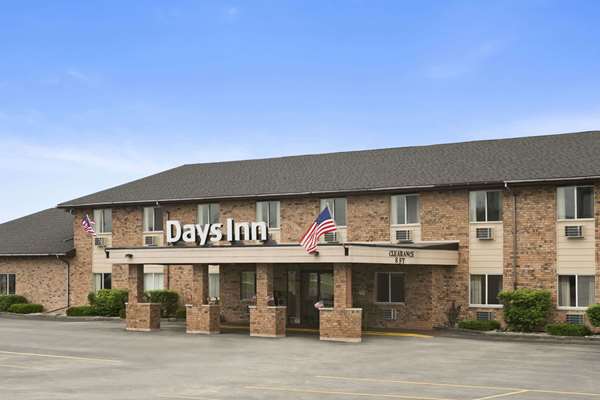 Exterior view - Baymont Inn Manistee