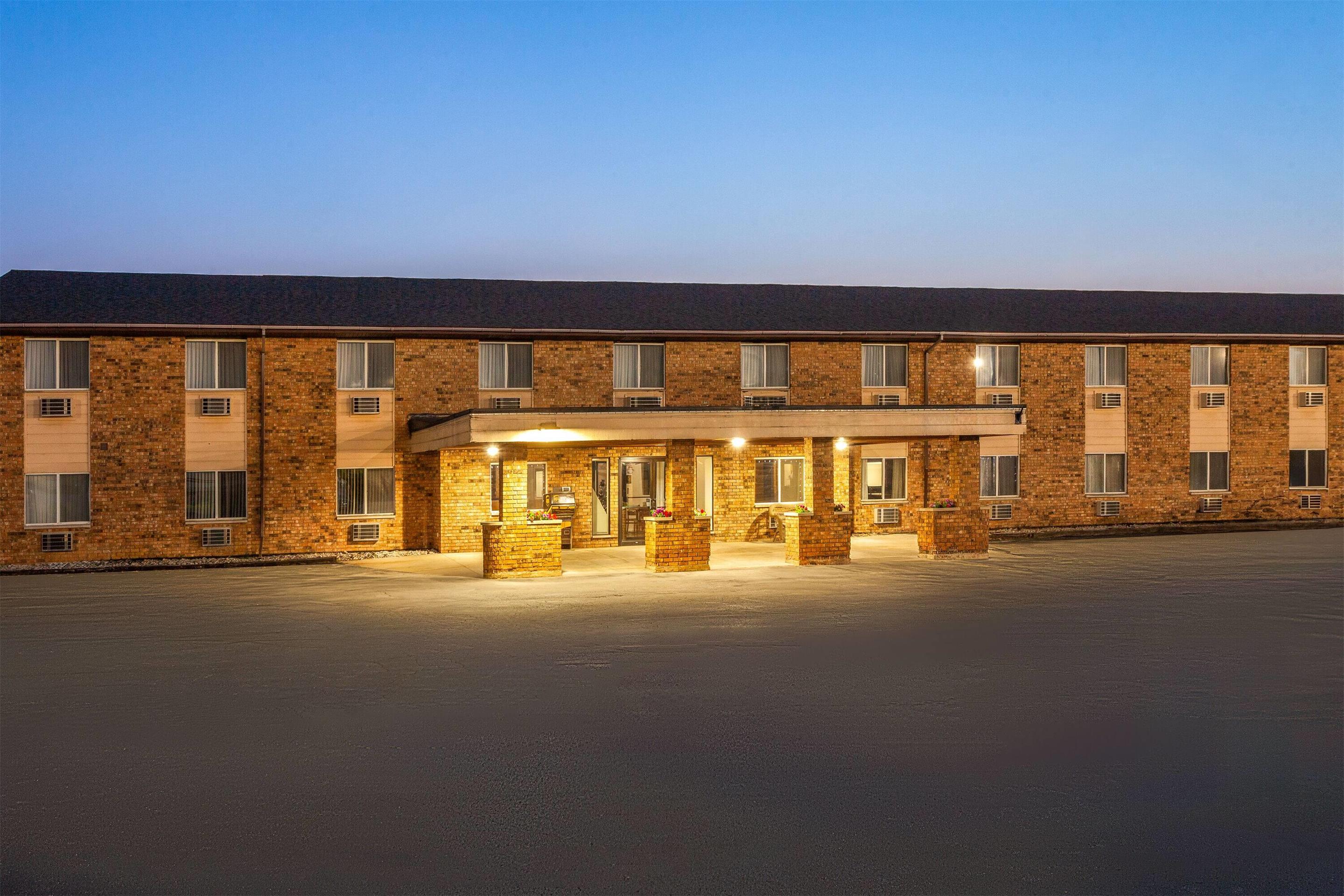 Exterior | Days Inn by Wyndham Manistee