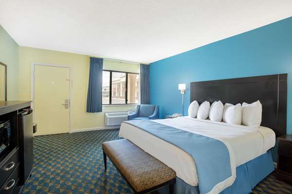  - Days Inn Wrightstown