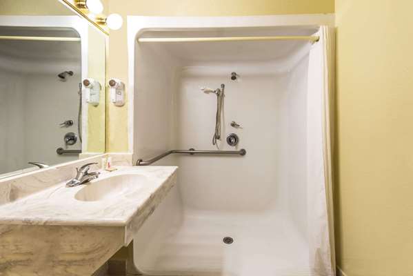  - Super 8 Hotel Sulphur - I-10, Exit 23