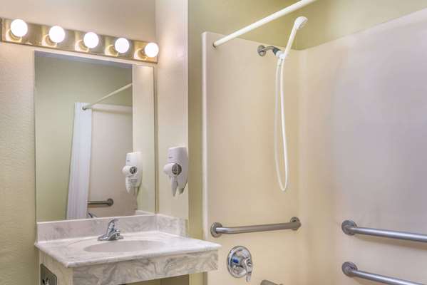  - Super 8 Hotel Sulphur - I-10, Exit 23