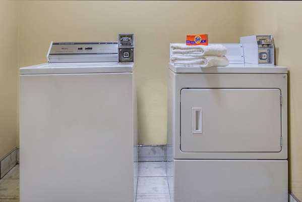  - Super 8 Hotel Sulphur - I-10, Exit 23