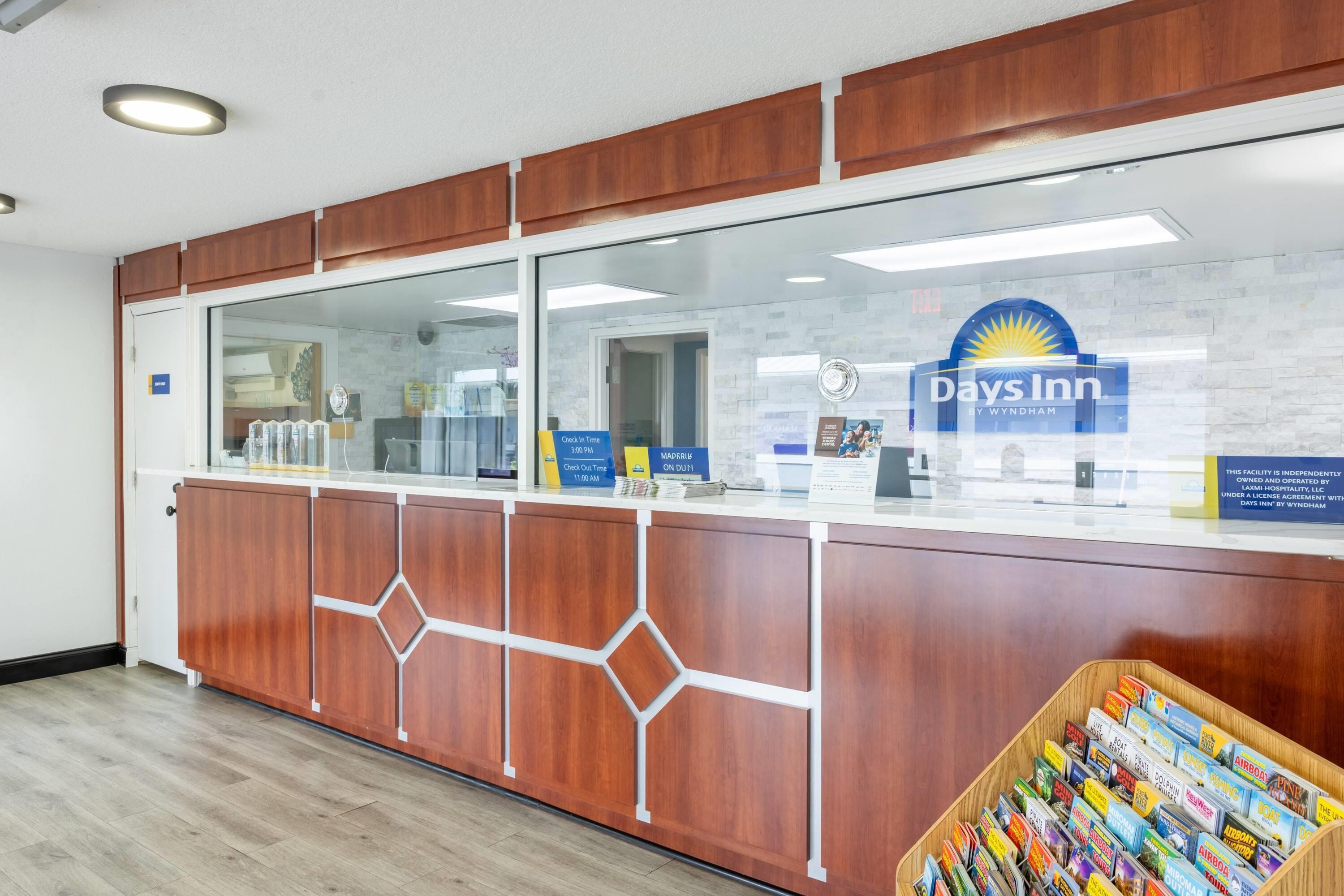 Lobby | Days Inn by Wyndham Port Charlotte/Punta Gorda
