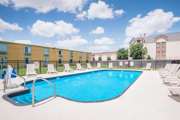 Pool - Days Inn Joplin - I-44, Exit 8