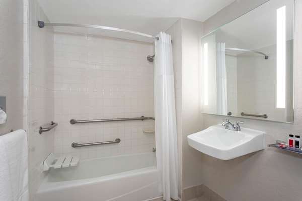  - Days Inn Convention Center Orlando - I-4, Exit 72