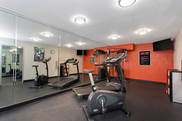 Fitness/ Exercise Room - Days Inn Convention Center Orlando - I-4, Exit 72