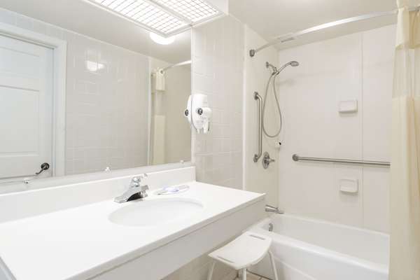  - Days Inn Petersburg - I-95, Exit 45