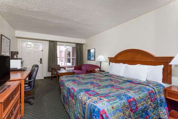  - Days Inn Petersburg - I-95, Exit 45