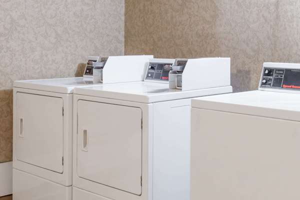 Amenities - Days Inn Petersburg - I-95, Exit 45