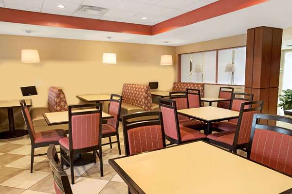  - Wyndham Garden Hotel Duluth - I-85, Exit 104