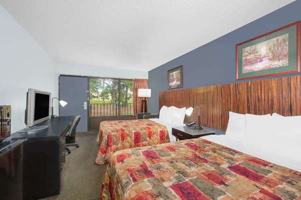  - Days Inn Benton - I-30, Exit 118