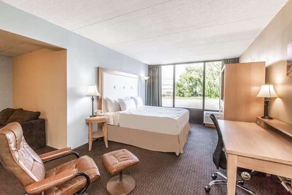  - Days Inn Syracuse - I-90, Exit 35