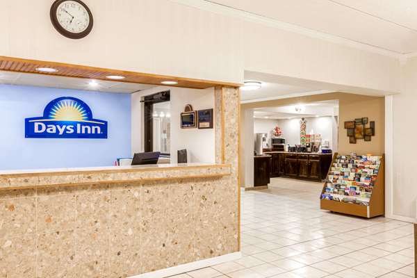  - Days Inn Syracuse - I-90, Exit 35