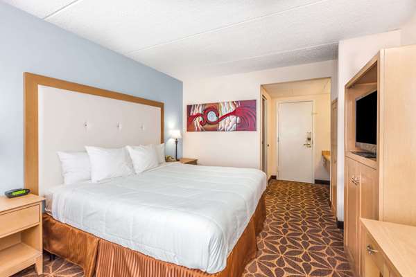  - Days Inn Syracuse - I-90, Exit 35