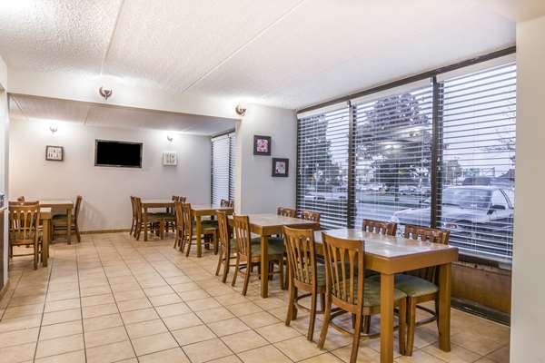  - Days Inn Syracuse - I-90, Exit 35