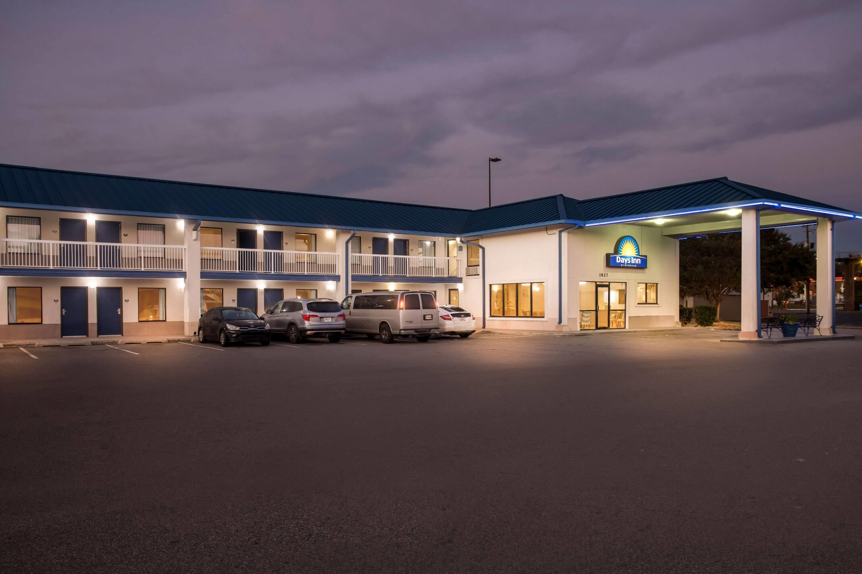 Exterior | Days Inn by Wyndham Valdosta I-75