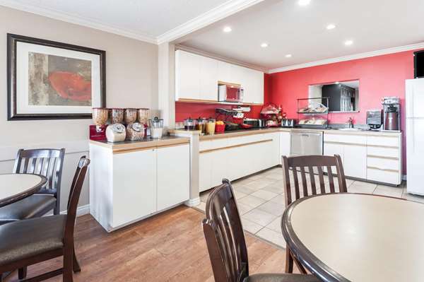  - Ramada Limited Hotel Edmonton East Sherwood Park