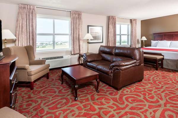 Suite - Ramada Limited Hotel Edmonton East Sherwood Park