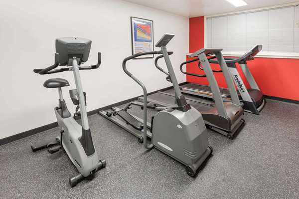 Fitness/ Exercise Room - Ramada Limited Hotel Edmonton East Sherwood Park