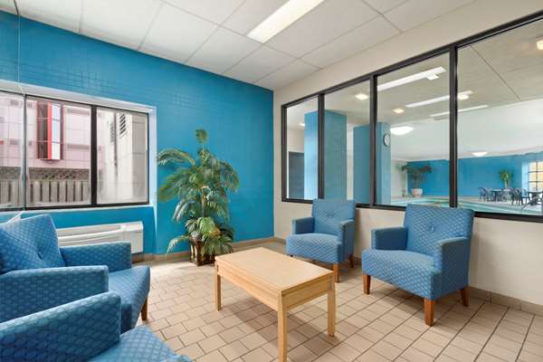 Pool - Days Inn near the Falls Niagara Falls