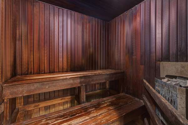 Spa - Days Inn near the Falls Niagara Falls