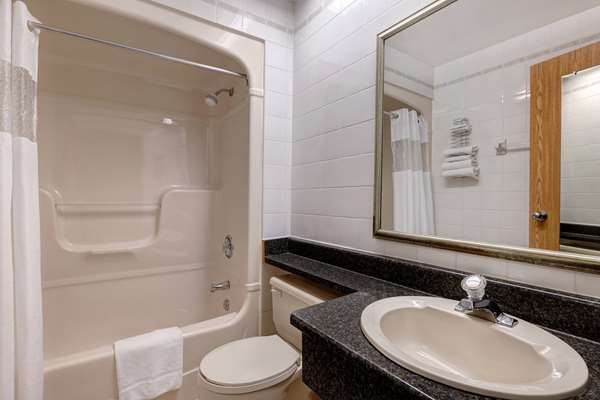  - Days Inn near the Falls Niagara Falls