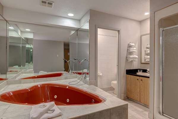  - Days Inn near the Falls Niagara Falls