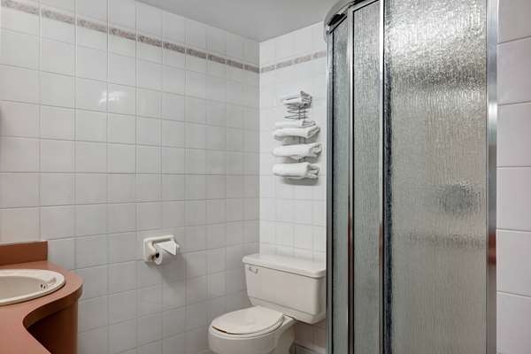  - Days Inn near the Falls Niagara Falls