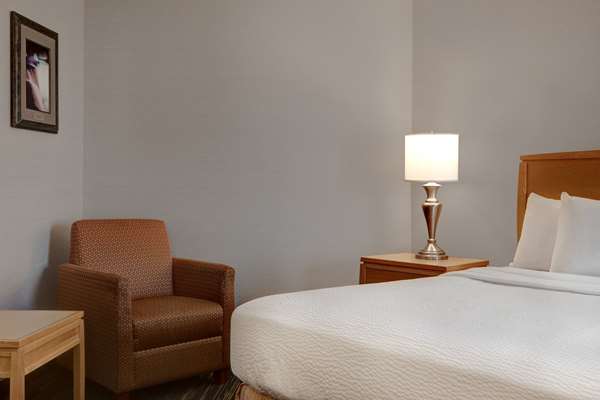  - Days Inn near the Falls Niagara Falls