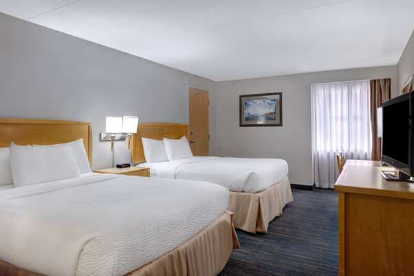  - Days Inn near the Falls Niagara Falls