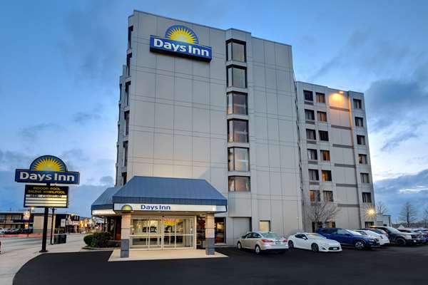 Exterior view - Days Inn near the Falls Niagara Falls