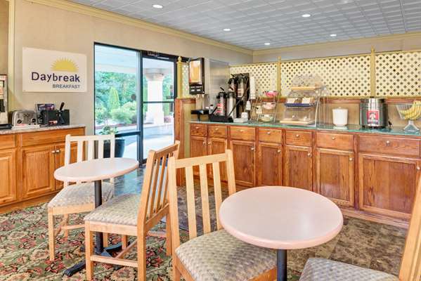  - Howard Johnson Inn Galloway