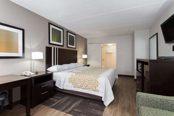  - Days Inn North Harrisburg - I-81, Exit 66