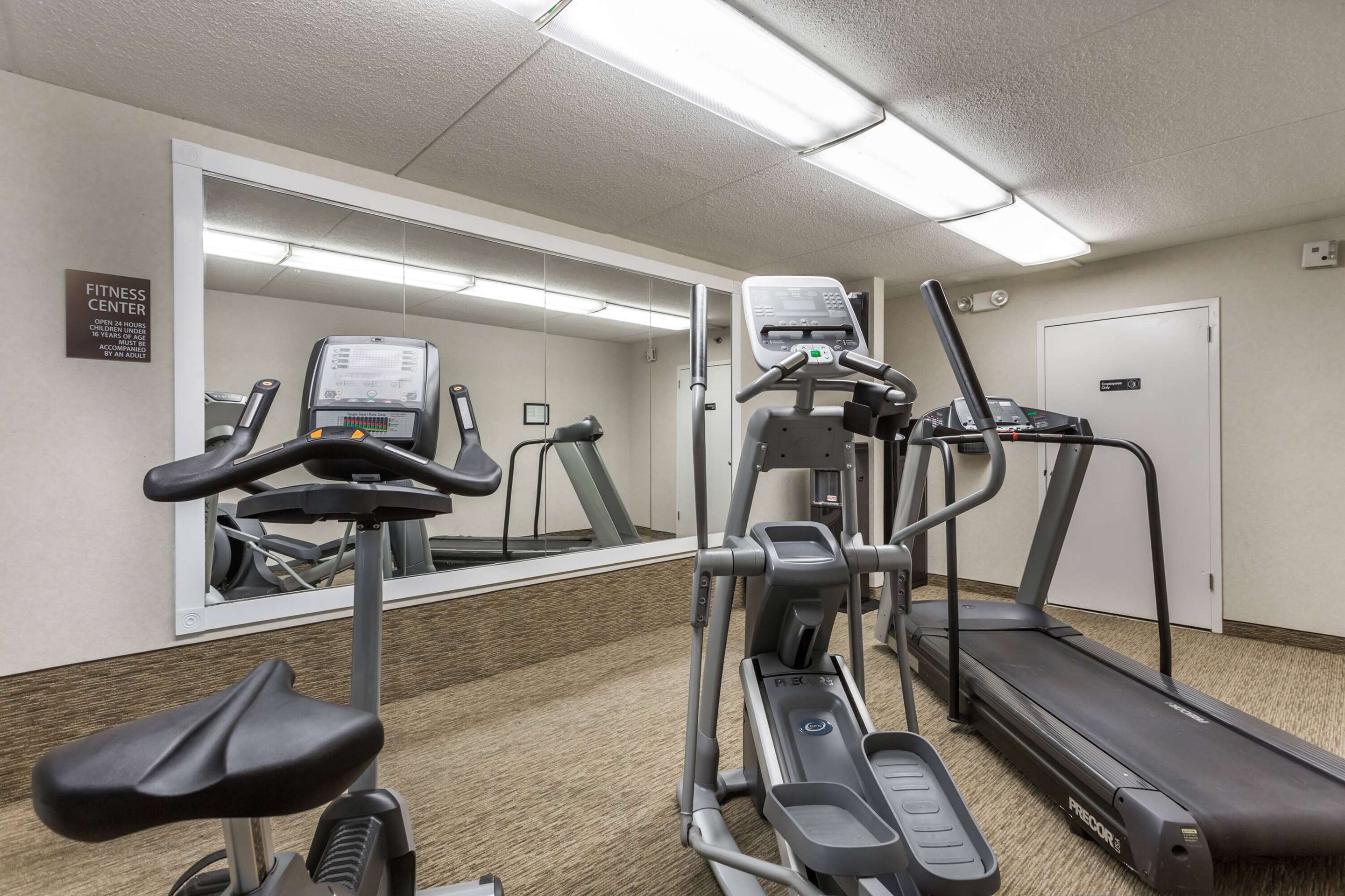 Health club fitness center gym | Days Inn by Wyndham Harrisburg North