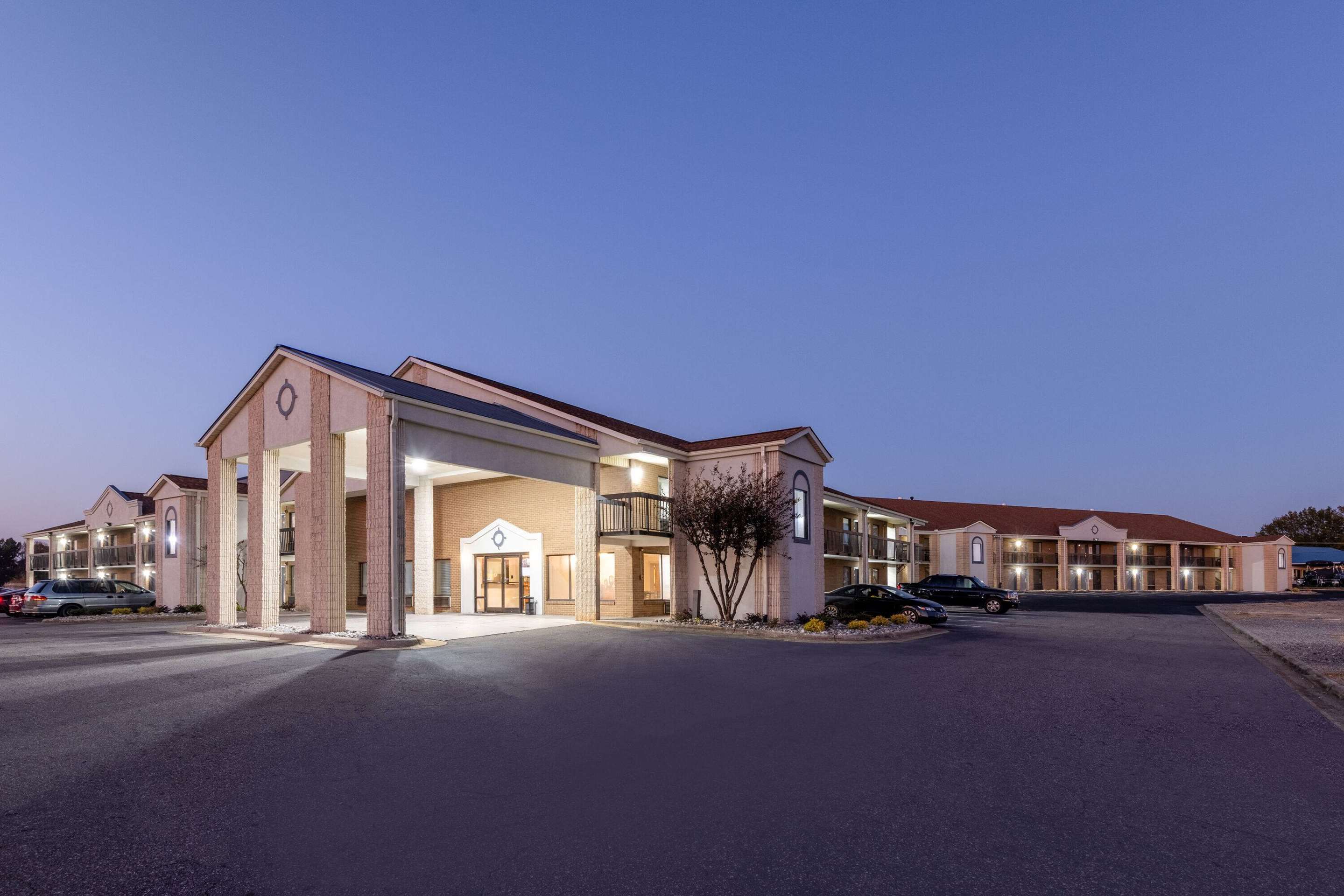 Exterior | Days Inn by Wyndham Mooresville Lake Norman
