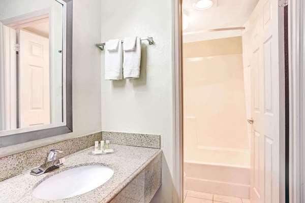  - Days Inn Fairburn Road Douglasville - I-20, Exit 37