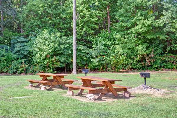  - Days Inn Fort Eustis Newport News