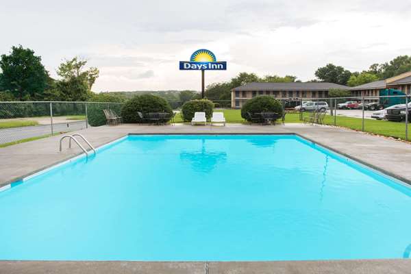 Pool - Days Inn Rockingham