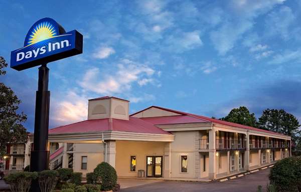 Exterior view - Days Inn Cleveland - I-75, Exit 25