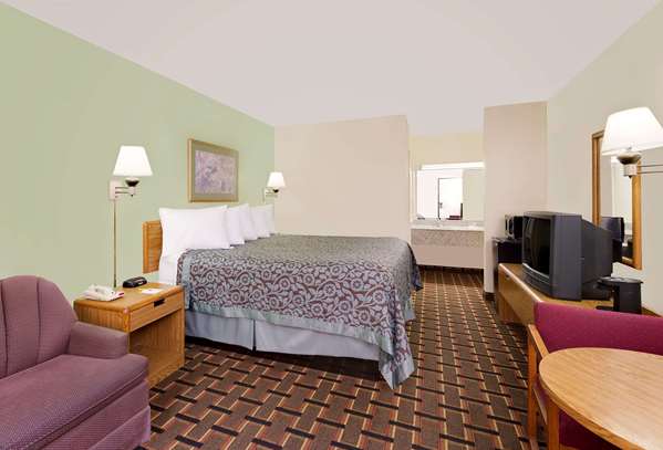 - Days Inn Cleveland - I-75, Exit 25