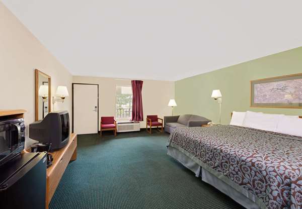  - Days Inn Cleveland - I-75, Exit 25