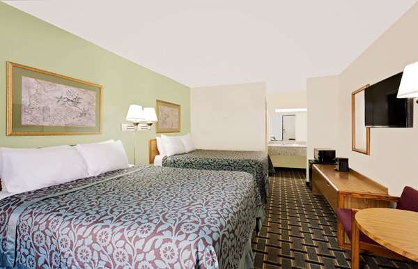  - Days Inn Cleveland - I-75, Exit 25