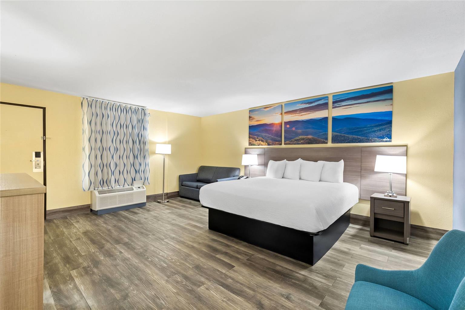 DAYS INN BY WYNDHAM CLEVELAND TN-guestroom-Guest Room,Suite,On-Site.jpg