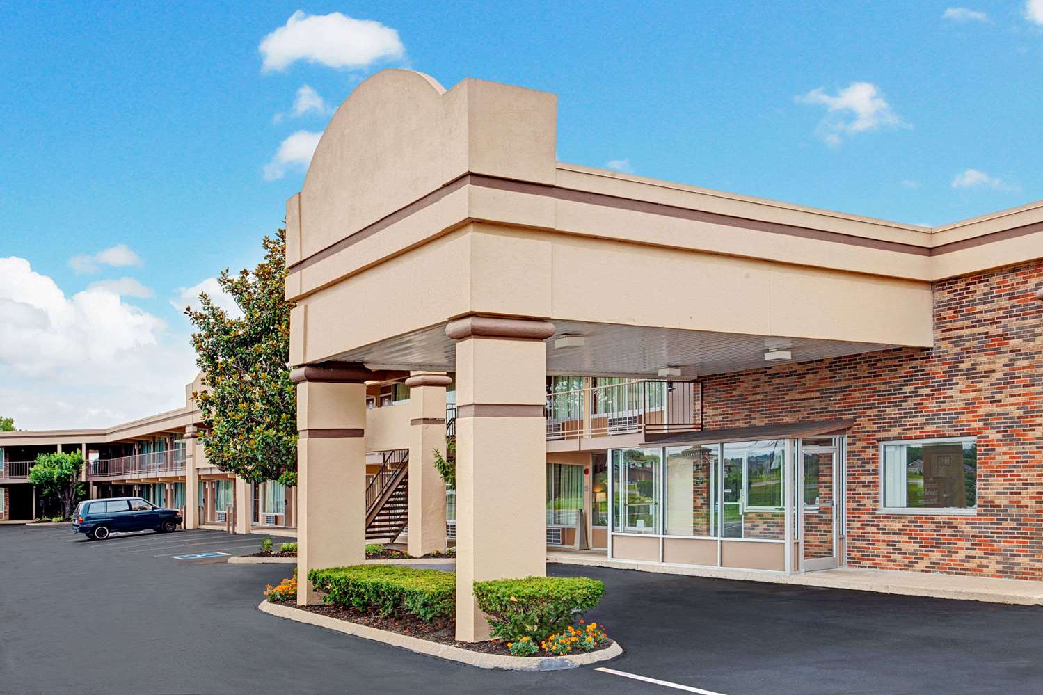 Days Inn Clarksville I24, Exit 11, TN See Discounts