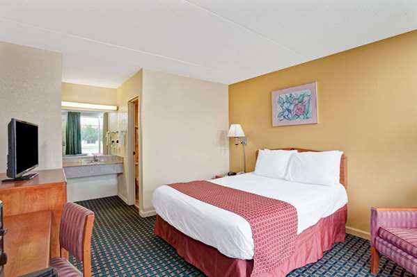  - Days Inn Clarksville - I-24, Exit 11