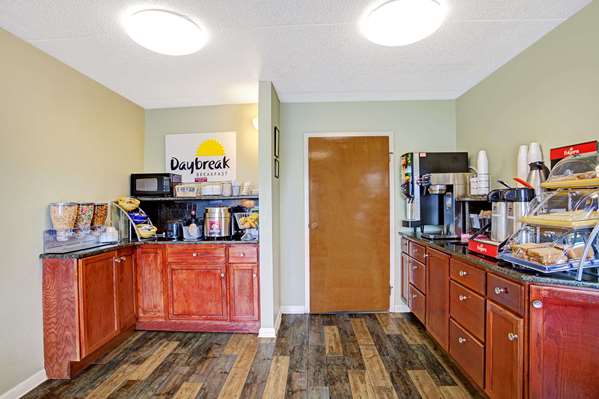  - Days Inn Clarksville - I-24, Exit 11